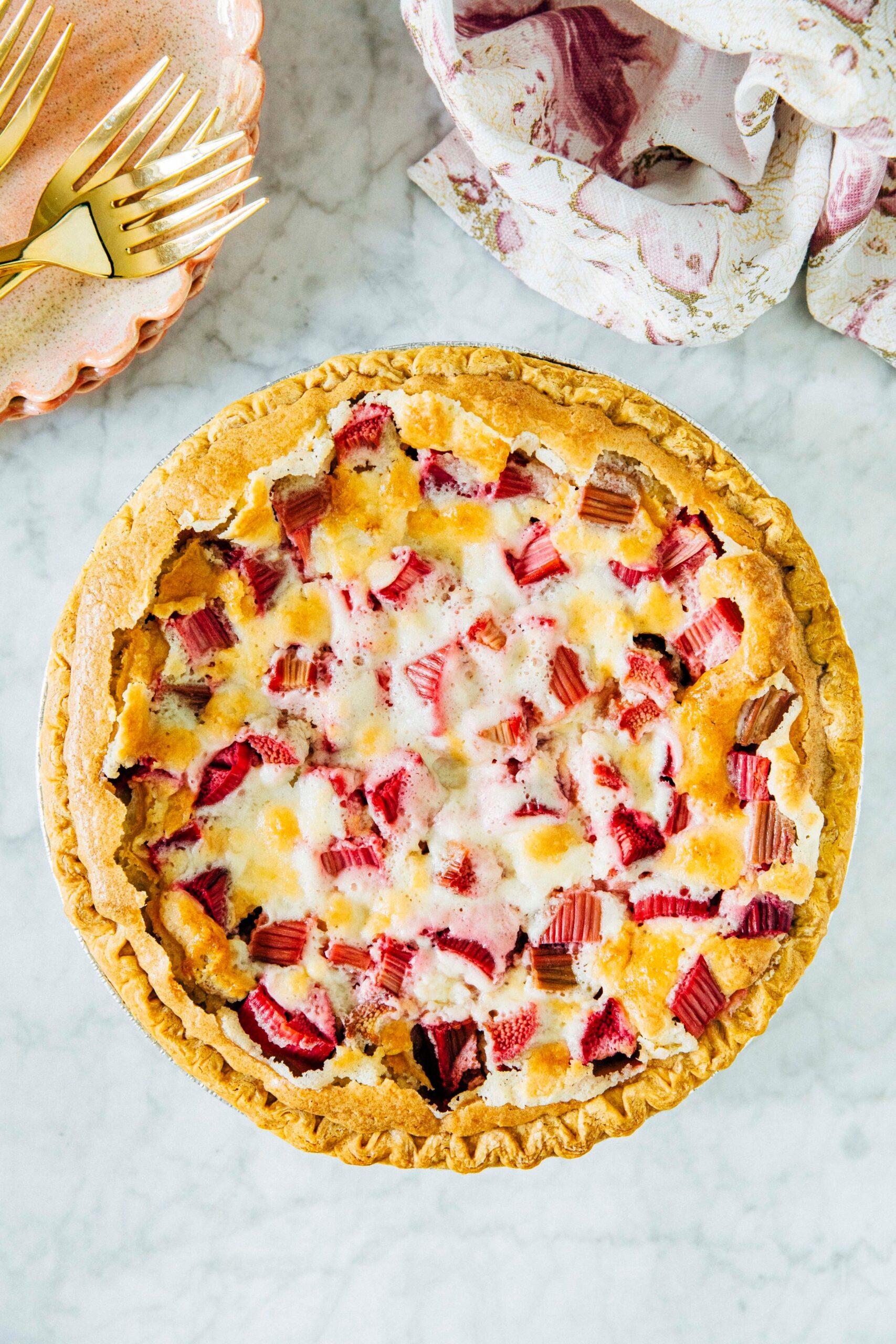 Quick and Easy Rhubarb Custard Pie » Hummingbird Extreme